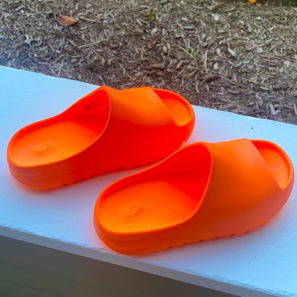 Yeezy Other - Slides